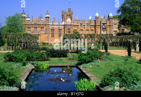 Knebworth House stately home Anglais Hertfordshire England UK jardin lac résidences de tourisme voyage gardens Banque D'Images