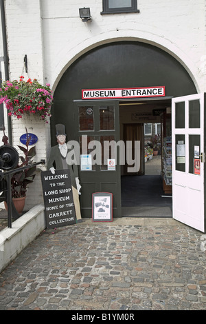 Entrée du musée Boutique longtemps à Garretts ex usine d'ingénierie, de Woodbridge, Suffolk, Angleterre Banque D'Images