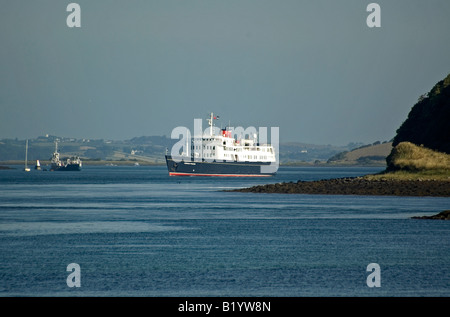 Navire de croisière de luxe MV Hebridean Princess Strangford Lough laissant une zone de beauté naturelle exceptionnelle de l'Irlande du Nord Banque D'Images