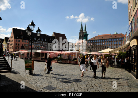 La principale place du marché de Nuremberg, "am Park". Banque D'Images