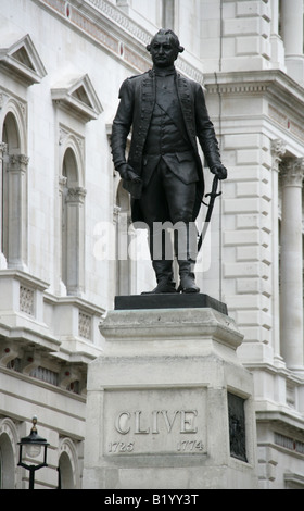 Statue de Robert Clive de l'Inde à l'extérieur du bureau de la guerre, Whitehall, Londres, UK Banque D'Images