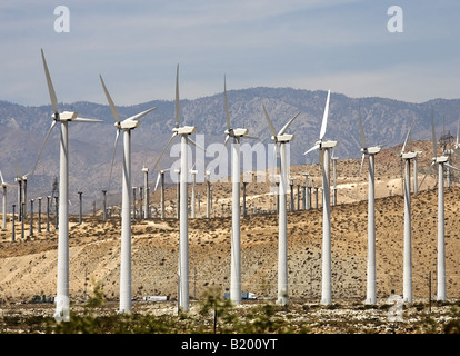 Une ferme éolienne à Palm Springs USA Banque D'Images
