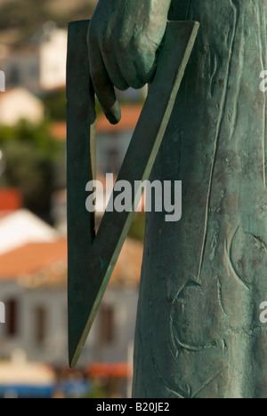 Statue de Pythagore et vue sur le port de Pythagorio. L'île de Samos, en Grèce. Banque D'Images