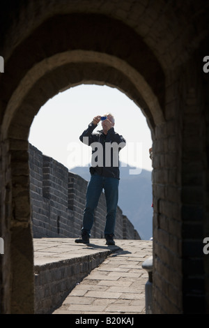 Photographie touristique sur la Grande Muraille de Chine à Mutianyu au nord de Beijing Banque D'Images