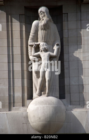 Eric Gill Sculpture BBC Broadcasting House Portland Place Londres Banque D'Images