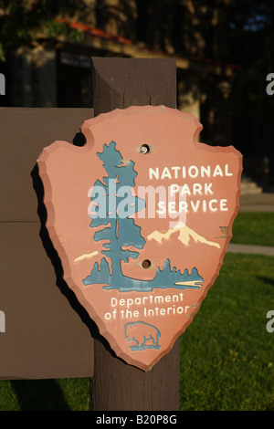 National Park Service signe à Mammoth Hot Springs Parc National de Yellowstone au Wyoming USA Banque D'Images