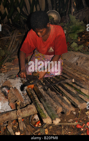 Sakai, kuanmaidum hilltribe en dehors du village, palian, district de la province de Trang, sud de la Thaïlande Banque D'Images