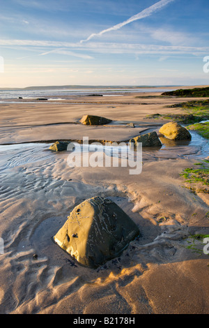 Marée basse sur la plage de sable à Westward Ho ! Devon, Angleterre Banque D'Images