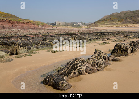 Vue de la plage de Manorbier Tenby, Pembrokeshire, Pays de Galles, Royaume-Uni, Banque D'Images