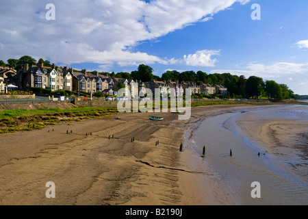 La plage à Arnside Cumbria sur la rivière de l'estuaire de la baie de Morecambe Kent England UK Banque D'Images