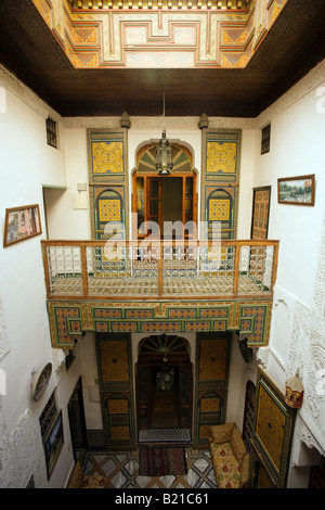 Fes Dar Bouanania 18e siècle de style riad guesthouse Banque D'Images