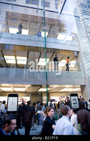 L'iphone 3G est en vente dans l'apple store de Sydney pour la première fois Banque D'Images