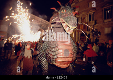 Le Correfoc Drac à Dragon Parade artifice Festa de la Merce Barcelone Catalogne Espagne Banque D'Images
