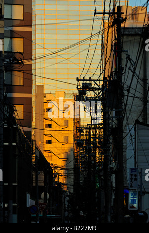 Les rues pleines de Sendai au Japon, au coucher du soleil Banque D'Images