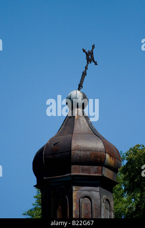 Ancienne église orthodoxe en Pologne. Ruines de l'église de la tribu Lemki cachés dans la forêt. Banque D'Images