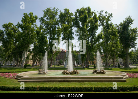 Fontaines de Zrinskog Square Zagreb Banque D'Images