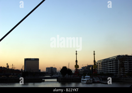 Puerto Madero voir le coucher du soleil : Banque D'Images