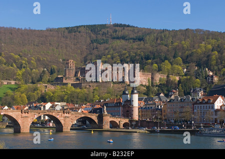 Arch bridge across river Rivière Neckar Heidelberg Allemagne Banque D'Images