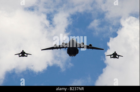 Les avions de la RAF en ciel lors de procession défilé Banque D'Images