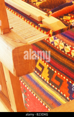 Tapis en laine sont tissés sur métier à tisser un grand magasin de Manuel Montano Sanchez Teotitlan Valle de Oaxaca au Mexique Banque D'Images