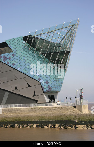 Ville de Kingston Upon Hull, Angleterre. L'Aquarium profond sur les rives de la rivière Humber vue de Victoria Pier. Banque D'Images