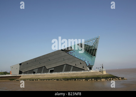 Ville de Kingston Upon Hull, Angleterre. L'Aquarium profond sur les rives de la rivière Humber vue de Victoria Pier. Banque D'Images