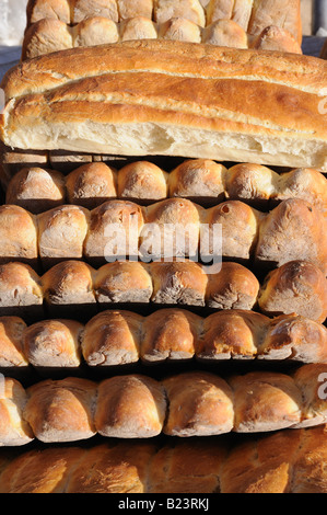 Beaucoup de baguette de pain blanc dans la case de l'Afrique de l'Ouest Afrique Mauritanie Atar Banque D'Images