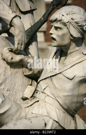 Ville de Kingston Upon Hull, Angleterre. Hull's Memorial de la guerre des Boers au cénotaphe de Hull Paragon Square. Banque D'Images