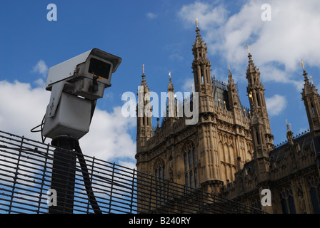 Caméra de surveillance et des chambres du Parlement, le Palais de Westminster, à Londres Banque D'Images