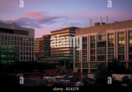 MIT's Broad Institute, SW25, et les bâtiments de biologie Koch Banque D'Images