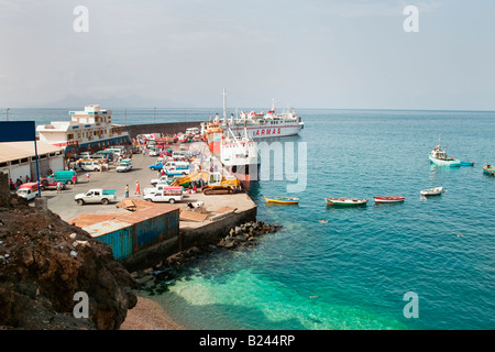 Le port de ferry à Porto Novo sur Santo Antao Banque D'Images