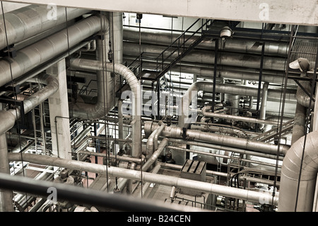 Pipes dans power plant Banque D'Images