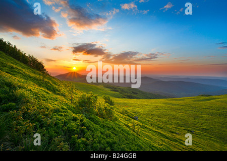 Coucher du soleil à Bieszczady Pologne Banque D'Images