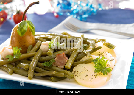 Les poires Haricots et bacon servi côte à côte pour atteindre le mélange préféré de sweet sour salé et fumé Banque D'Images