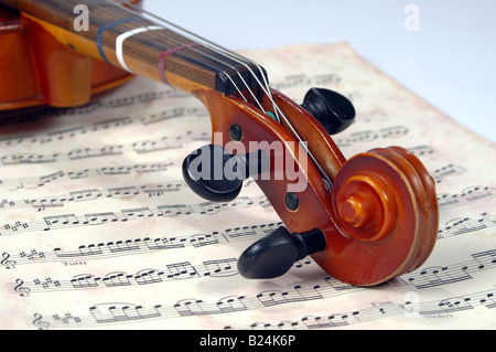 Faites défiler avec violon Vintage Music Banque D'Images