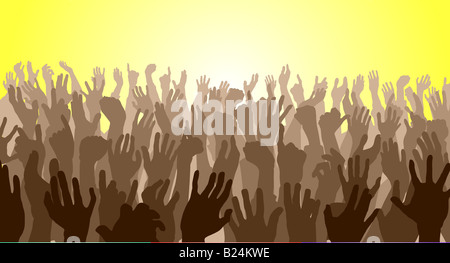 Une foule avec leurs mains. Banque D'Images