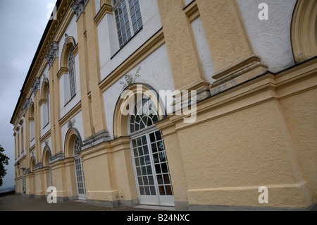 Le grand jaune et blanc façade de palais Schloss dachau dans la ville historique, près de Munich en Bavière Banque D'Images