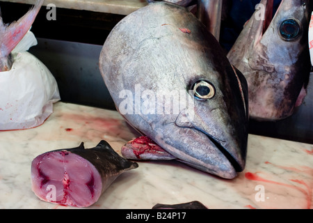 Marché aux poissons de l'espadon à Catane Sicile Italie Banque D'Images