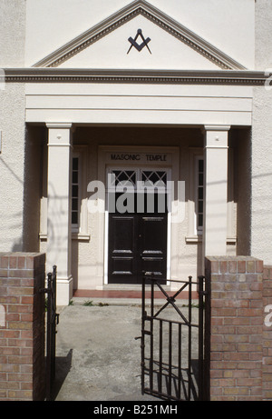 Masonic Hall Temple Fishguard avec insignia sur entrée Banque D'Images