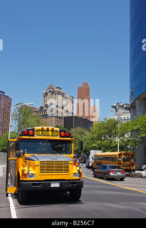 Autobus scolaire jaune à Manhattan - New York City, USA Banque D'Images