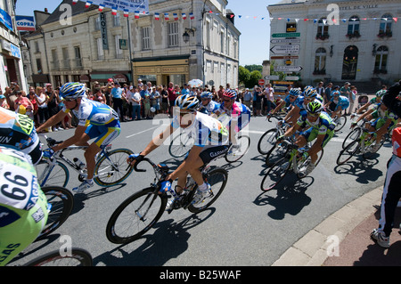 Tour de France 2008 - cavaliers en peloton sur la plus longue étape de 232 km (5) - 232 kms (9 juillet), Preuilly-sur-Claise, France. Banque D'Images