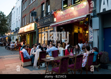 Cafe Gallipoli Bazaar restaurant turc sur Upper Street, Islington, Londres, Royaume-Uni Banque D'Images