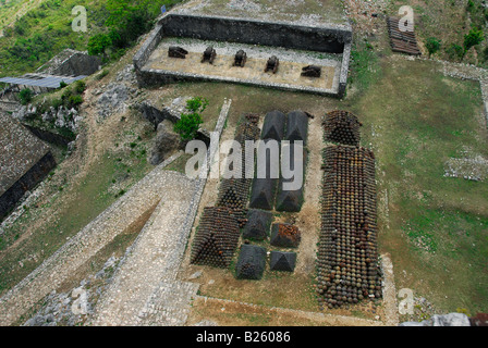 Cannonball stocks, vu depuis le toit de la Citadelle, dans le Nord d'Haïti, Milot Banque D'Images