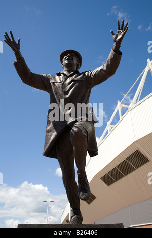 La statue de Bob Stokoe en dehors de la stade de la lumière, Sunderland Association Football Club de football du sol. Banque D'Images