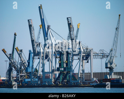 De grandes grues du port d'Anvers Flandre Belgique Banque D'Images