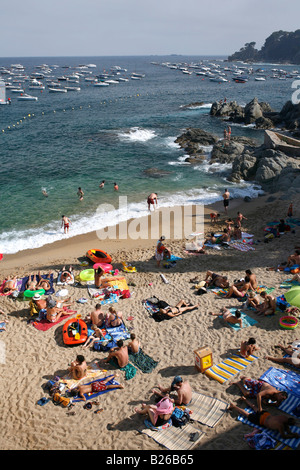 Beach life, Calella de Palafrugell, Costa Brava, Catalogne, Espagne Banque D'Images