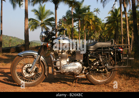 Indian Royal Enfield 500cc Moto modèle 2007 Machisme dans le Maharashtra Inde Banque D'Images