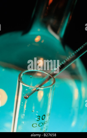 Verrerie de laboratoire FLEXIBLE DE MESURE Banque D'Images