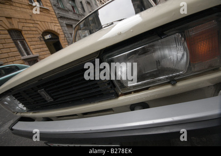 2105 Lada. Les phares et calandre avant Banque D'Images