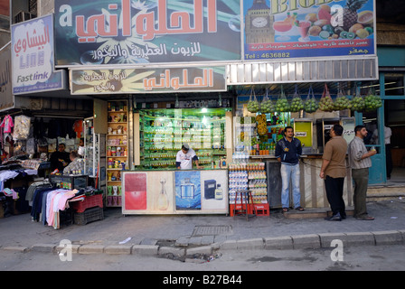 Dans la boutique de la rue du marché, Amman, Jordanie, Arabie Banque D'Images